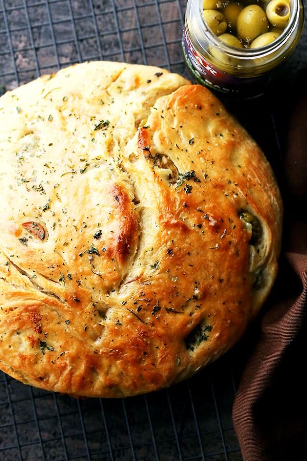 Easy Bread Recipes - No Knead Skillet Olive Bread - Quick Homemade Bread Recipe for Dinner #breadrecipes
