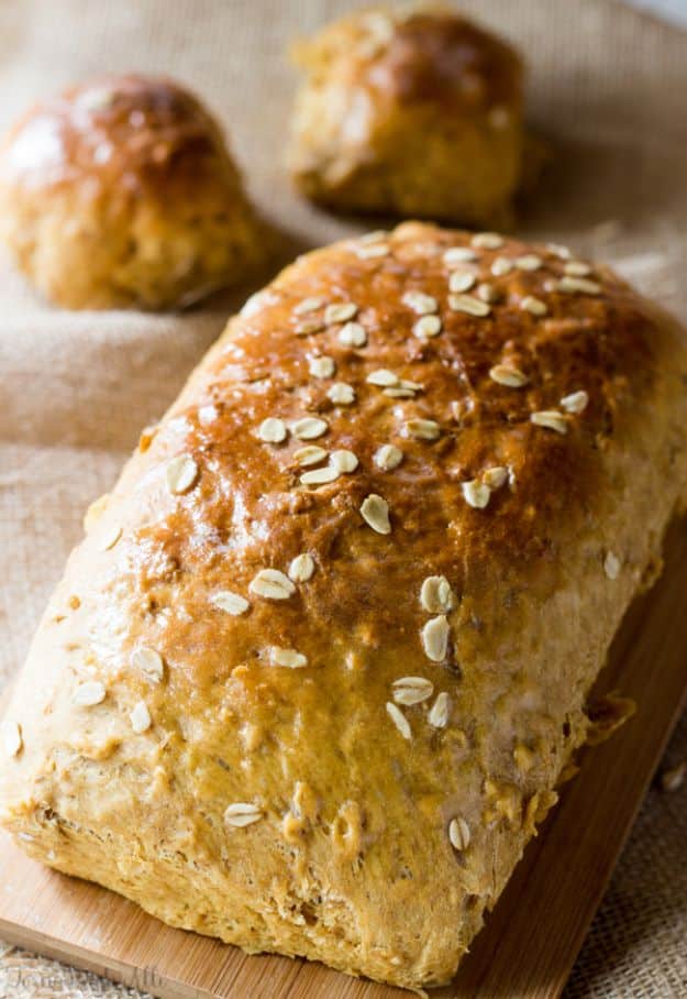 How to Make Loaves of Bread - Oatmeal Molasses Bread Recipe - Dinner and Sandwich Bread Recipes #bread #breadrecipes
