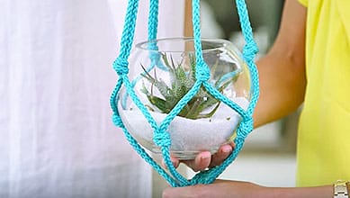 How to Make A 5 Minute Macrame Planter | DIY Joy Projects and Crafts Ideas