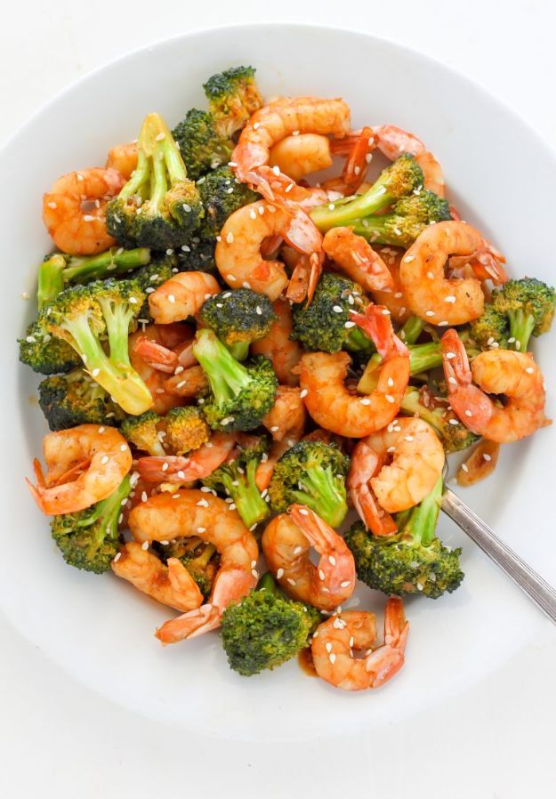 Shrimp Recipes - 20-Minute Skinny Sriracha Shrimp and Broccoli - Healthy, Easy Recipe Ideas for Dinner Using Shrimp - Grilled, Creamy Baked Pasta, Fried, Spicy Asian Style, Mexican, Sauteed Garlic