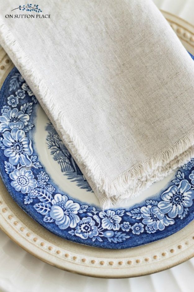 No Sew DIY Home Decor Ideas - DIY No-Sew Linen Napkins - Easy No Sew Projects to Make for Bedroom,. Kitchen, Bath - Crafts to Make and Sell, Blankets, No Sewing Project Ideas #nosew #diydecor #diygifts #homedecor