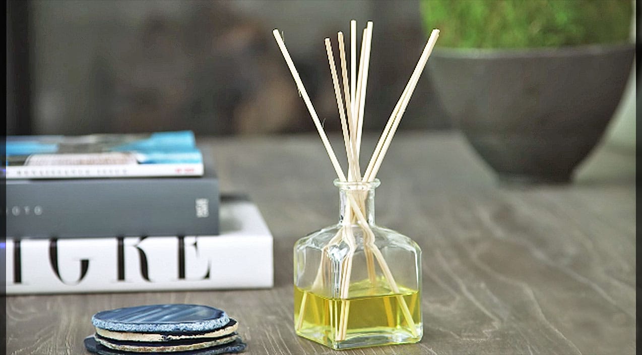 Your House Will Smell Amazing With This Easy 3-Ingredient Diffuser | DIY Joy Projects and Crafts Ideas