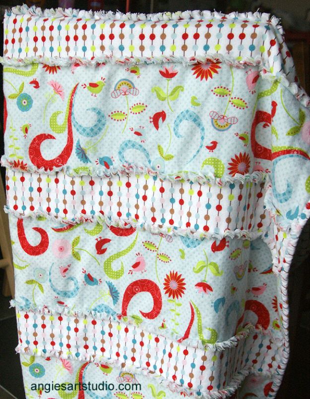 DIY Throw Blankets - Baby Rag Blanket - How to Make Easy Throws and Blanket - Fleece Fabrics, No Sew Tutorial, Crochet, Boho, Fur, Cotton, Flannel Ideas #diyideas #diydecor #diy
