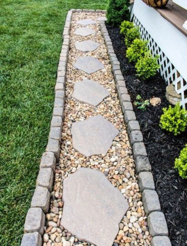 DIY Walkways - DIY Garden Paver Walkway - Do It Yourself Walkway Ideas for Paths to The Front Door and Backyard - Cheap and Easy Pavers and Concrete Path and Stepping Stones - Wood and Edging, Lights, Backyard and Patio Walks With Gravel, Sand, Dirt and Brick #diyideas