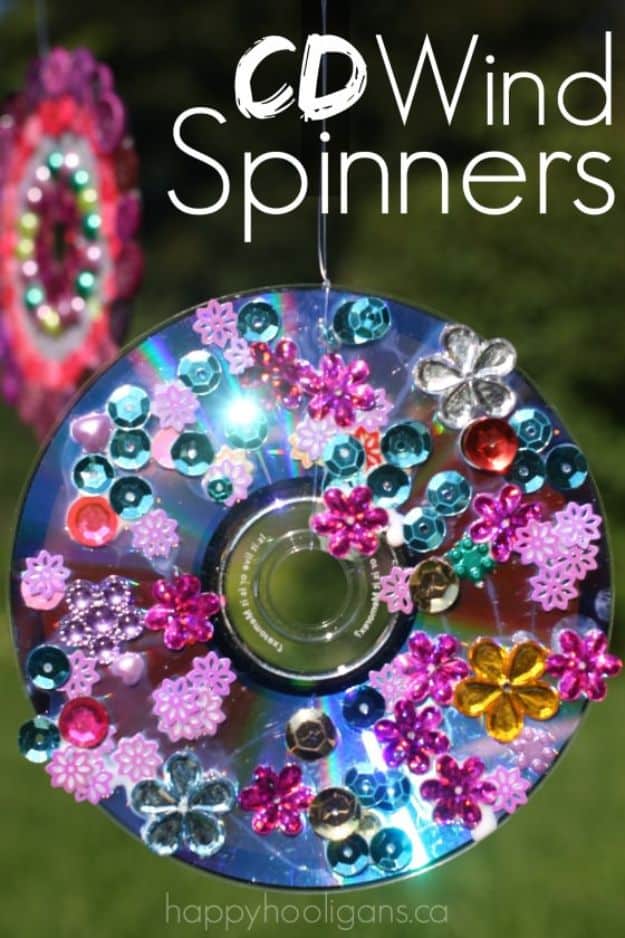 DIY Ideas With Old CD - Vibrant CD Wind Spinners Made from Old CDs - Do It Yourself Crafts and Projects Using Old Compact Discs - Recycle Jewelry, Room Decoration Mosaic, Coasters, Garden Art and DIY Home Decor Using Broken DVD - Photo Album, Wall Art and Mirror - Cute and Easy DIY Gifts for Birthday and Christmas Holidays 