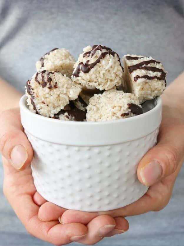 Keto Fat Bombs and Best Ketogenic Recipe Ideas to Make At Home - Coconut oil Fat Bombs - Easy Recipes With Peanut Butter, Cream Cheese, Chocolate, Coconut Oil, Coffee low carb fat bombs #keto #ketorecipes