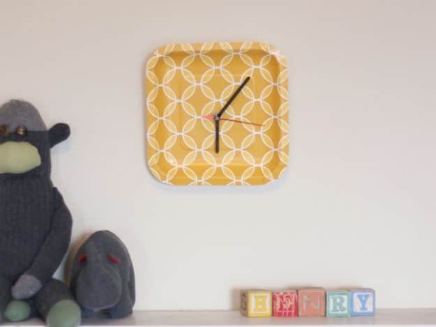 Cheap DIY Gift Ideas - DIY Paper Plate Clock - List of Handmade Gifts on A Budget and Inexpensive Christmas Presents - Do It Yourself Gift Idea for Family and Friends, Mom and Dad, For Guys and Women, Boyfriend, Girlfriend, BFF, Kids and Teens - Dollar Store and Dollar Tree Crafts, Home Decor, Room Accessories and Fun Things to Make At Home #diygifts #christmas #giftideas #diy