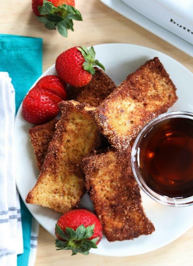 Keto Breakfast Recipes - Keto French Toast Sticks - Low Carb Breakfasts and Morning Meals for the Ketogenic Diet - Low Carbohydrate Foods on the Go - Easy Crockpot Recipes and Casserole - Muffins and Pancakes, Shake and Smoothie, Ideas With No Eggs #keto