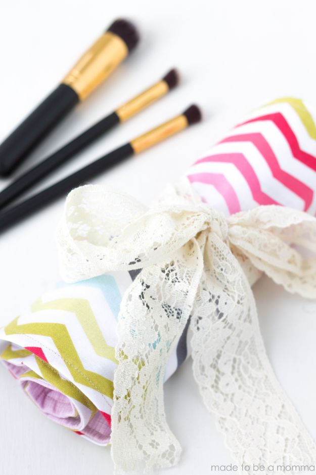 Cheap DIY Gift Ideas - Makeup Brush Roll - List of Handmade Gifts on A Budget and Inexpensive Christmas Presents - Do It Yourself Gift Idea for Family and Friends, Mom and Dad, For Guys and Women, Boyfriend, Girlfriend, BFF, Kids and Teens - Dollar Store and Dollar Tree Crafts, Home Decor, Room Accessories and Fun Things to Make At Home #diygifts #christmas #giftideas #diy