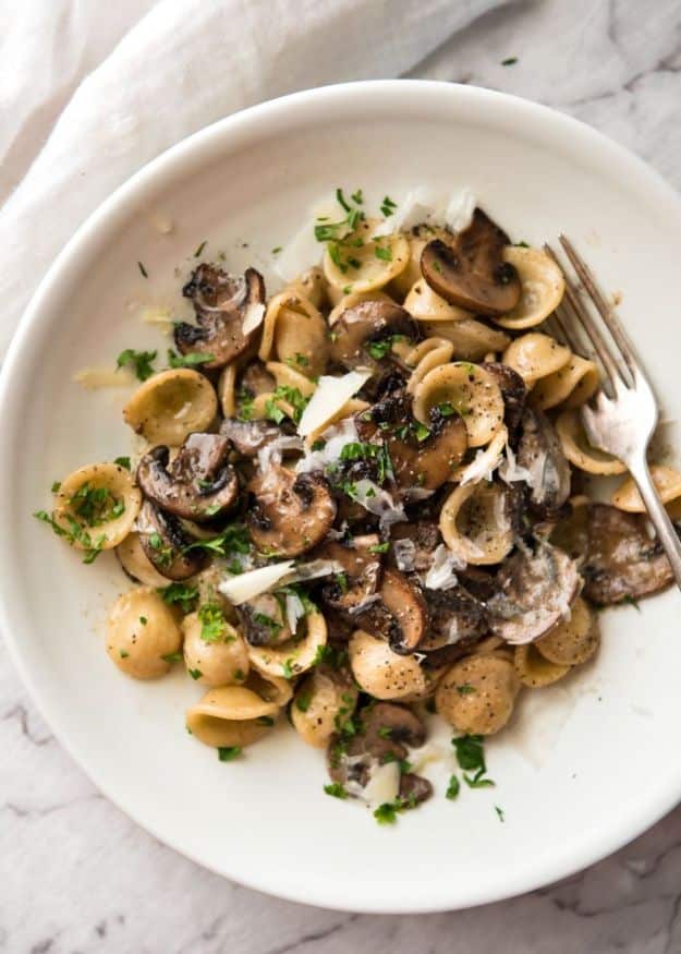Best Pasta Recipes - Mushroom Pasta - Easy Pasta Recipe Ideas for Dinner, Lunch and Party Foods - Healthy and Easy Pastas With Shrimp, Beef, Chicken, Sausage, Tomato and Vegetarian - Creamy Alfredo, Marinara Red Sauce - Homemade Sauces and One Pot Meals for Quick Prep - Penne, Fettucini, Spaghetti, Ziti and Angel Hair #pasta #recipes #italian