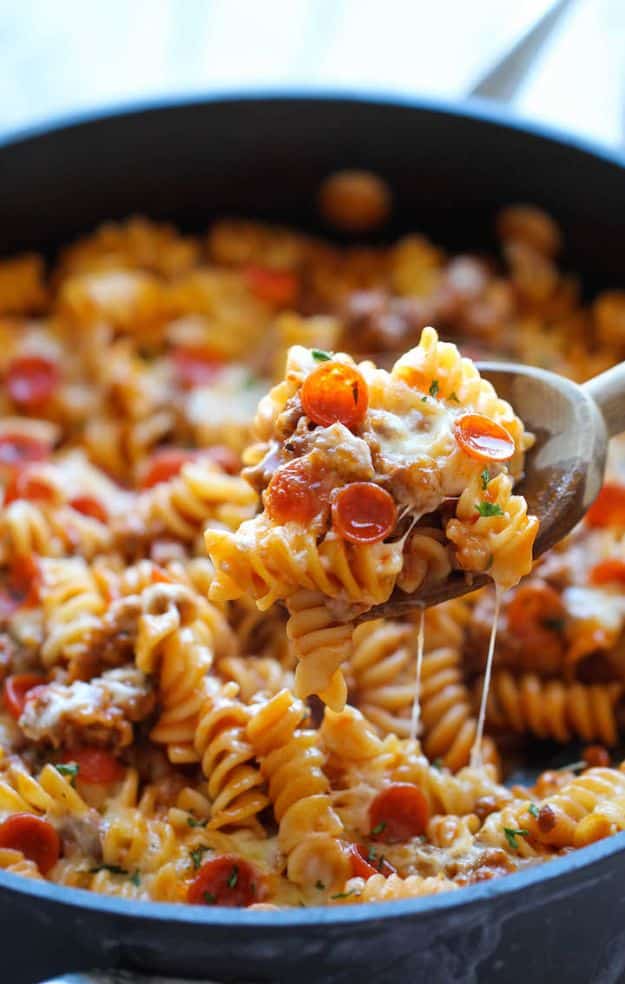 Best Pasta Recipes - One Pot Pizza Pasta Bake - Easy Pasta Recipe Ideas for Dinner, Lunch and Party Foods - Healthy and Easy Pastas With Shrimp, Beef, Chicken, Sausage, Tomato and Vegetarian - Creamy Alfredo, Marinara Red Sauce - Homemade Sauces and One Pot Meals for Quick Prep - Penne, Fettucini, Spaghetti, Ziti and Angel Hair #pasta #recipes #italian