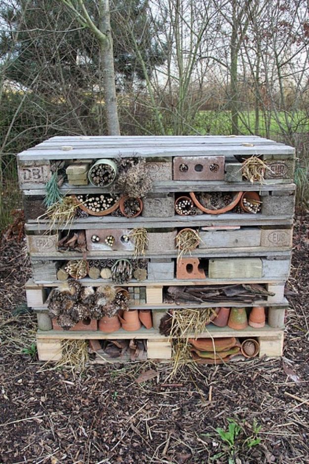 DIY Ideas With Bricks - Recyled Brick Bug Hotel - Home Decor and Creative Do It Yourself Projects to Make With Bricks - Ideas for Patio, Walkway, Fireplace, Firepit, Mantle, Grill and Art - Inexpensive Decoration Tutorials With Step By Step Instruction for Brick DIY #diy #homeimprovement