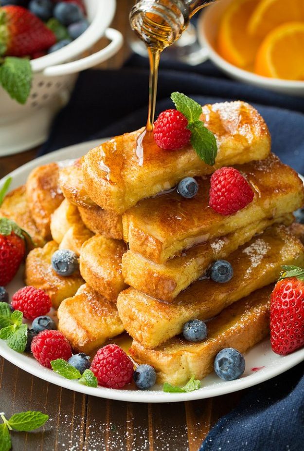 French Toast Recipes - Baked French Toast Sticks - Best Brunch Bites and Breakfast Ideas for French Toast - Stuffed, Baked and Creme Brulee Toasts With Fruit - Healthy Sugar Free, Gluten Free and Keto Versions - Casserole Ideas for Parties and Feeding A Crowd, Sticks and Overnight Prep - How To Make French Toast Perfectly, Classic Powdered Sugar French Toast Recipe #breakfast #frenchtoast