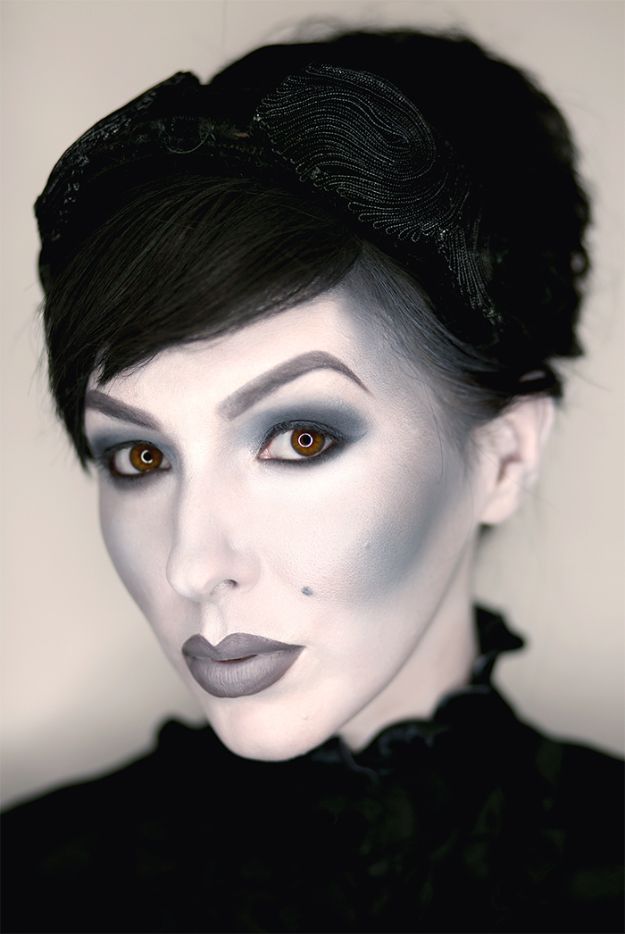 Best Halloween Makeup Tutorials - Black and White Grayscale Makeup - Easy Makeup Tips and Tutorial Ideas for The Best Halloween Costume - Animals, Eyes, Creative Faces, Simple and Scary Ghosts, Skeletons and Creatures - Zombie Makeup, Cute Looks, DIY Vampire, Gypsy, Mermaid and Creepy Sugar Skull, Cool Glam Looks for A Halloween Party and Instagram Photos - Ideas for Couples and Kids 