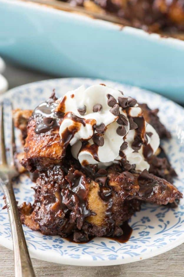 French Toast Recipes - Chocolate French Toast Casserole - Best Brunch Bites and Breakfast Ideas for French Toast - Stuffed, Baked and Creme Brulee Toasts With Fruit - Healthy Sugar Free, Gluten Free and Keto Versions - Casserole Ideas for Parties and Feeding A Crowd, Sticks and Overnight Prep - How To Make French Toast Perfectly, Classic Powdered Sugar French Toast Recipe #breakfast #frenchtoast