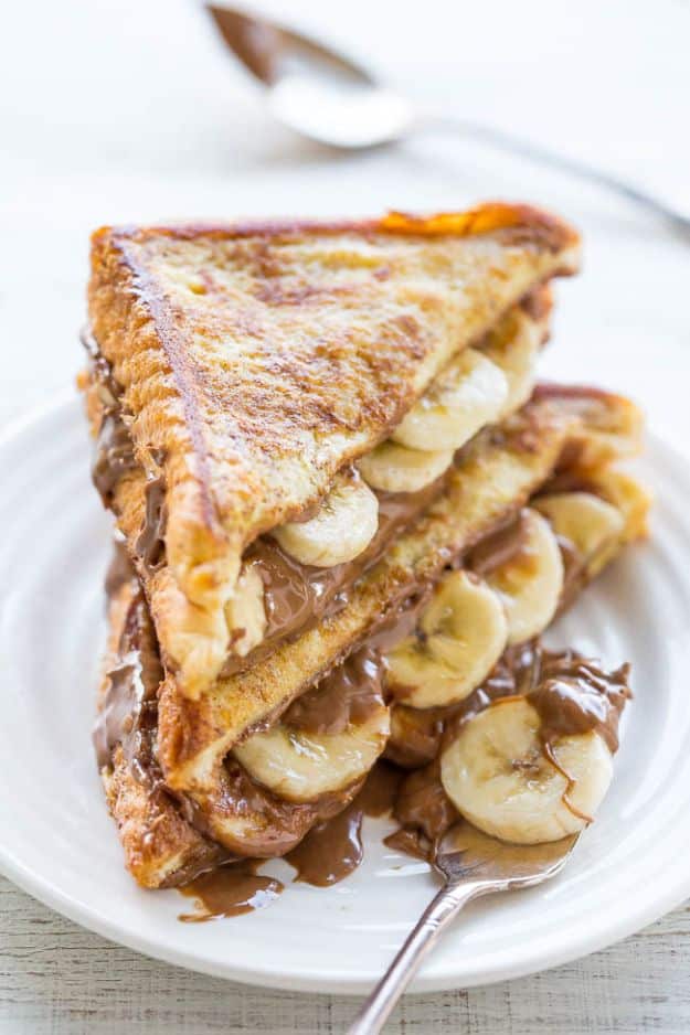 French Toast Recipes - Chocolate Peanut Butter Banana Stuffed French Toast - Best Brunch Bites and Breakfast Ideas for French Toast - Stuffed, Baked and Creme Brulee Toasts With Fruit - Healthy Sugar Free, Gluten Free and Keto Versions - Casserole Ideas for Parties and Feeding A Crowd, Sticks and Overnight Prep - How To Make French Toast Perfectly, Classic Powdered Sugar French Toast Recipe #breakfast #frenchtoast