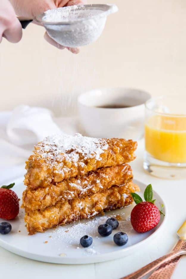 French Toast Recipes - Cornflake Crusted French Toast - Best Brunch Bites and Breakfast Ideas for French Toast - Stuffed, Baked and Creme Brulee Toasts With Fruit - Healthy Sugar Free, Gluten Free and Keto Versions - Casserole Ideas for Parties and Feeding A Crowd, Sticks and Overnight Prep - How To Make French Toast Perfectly, Classic Powdered Sugar French Toast Recipe #breakfast #frenchtoast