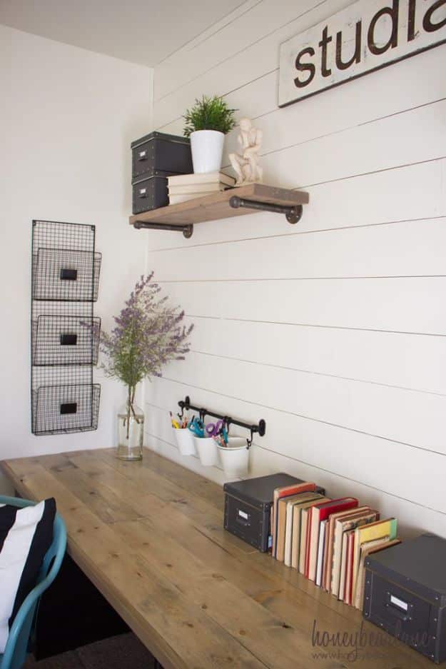 DIY Desks - DIY Industrial Farmhouse Desk - Easy To Make Do It Yourself Desk Projects With Step by Step tutorials - Rustic Wood Pallet, Farmhouse Style Furniture, Modern Design and Upcycling Makeover Project Plans - Standing Computer Desks, Ideas for Small Spaces and Home Office - Cheap Desks With Built In Organization, With Storage, With Hutch and Filing Cabinets 