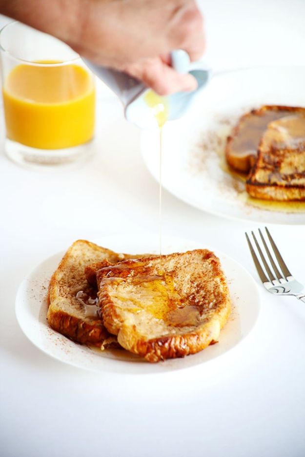 French Toast Recipes - Healthy Vegan Cinnamon French Toast - Best Brunch Bites and Breakfast Ideas for French Toast - Stuffed, Baked and Creme Brulee Toasts With Fruit - Healthy Sugar Free, Gluten Free and Keto Versions - Casserole Ideas for Parties and Feeding A Crowd, Sticks and Overnight Prep - How To Make French Toast Perfectly, Classic Powdered Sugar French Toast Recipe #breakfast #frenchtoast