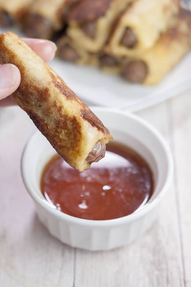 French Toast Recipes - Mini French Toast Sausage Roll-Ups - Best Brunch Bites and Breakfast Ideas for French Toast - Stuffed, Baked and Creme Brulee Toasts With Fruit - Healthy Sugar Free, Gluten Free and Keto Versions - Casserole Ideas for Parties and Feeding A Crowd, Sticks and Overnight Prep - How To Make French Toast Perfectly, Classic Powdered Sugar French Toast Recipe #breakfast #frenchtoast