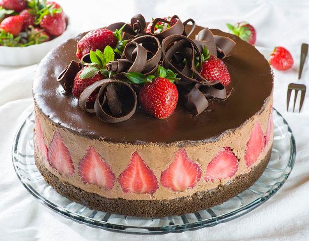 DIY Birthday Cakes - Strawberry Chocolate Cake - How To Make A Birthday Cake With Step by Step Tutorial - Bake Homemade Cakes for Special Occasions and Birthdays With These Best Birthday Cake Recipes - Fancy Chocolate, Basic Vanilla Buttercream easy cakes recipes birthdays