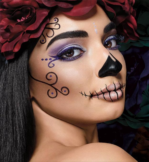 32 Pretty Sugar Skull Halloween Makeup Idea 