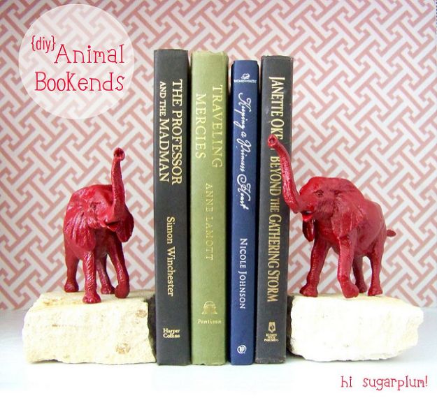 Cheap DIY Gift Ideas - Animal Bookends - List of Handmade Gifts on A Budget and Inexpensive Christmas Presents - Do It Yourself Gift Idea for Family and Friends, Mom and Dad, For Guys and Women, Boyfriend, Girlfriend, BFF, Kids and Teens - Dollar Store and Dollar Tree Crafts, Home Decor, Room Accessories and Fun Things to Make At Home #diygifts #christmas #giftideas #diy