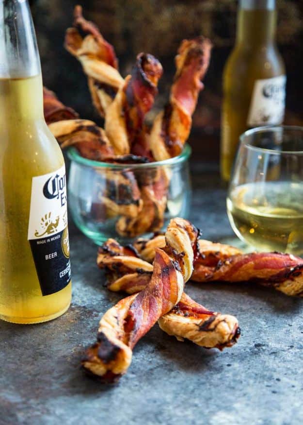 Bacon Recipes - Bacon Puff Pastry Cheese Twists - Best Ideas for A Bacon Recipe , Candied Bacon, Baked Bacon In The Oven, Dishes to Have Bacon for Dinner, Appetizers, Easy and Healthy Bacon Tips - Chicken and Asparagus Dishes, Snacks, Lunches and Even Desserts http://diyjoy.com/best-bacon-recipes
