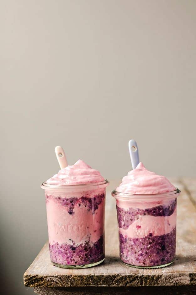 Overnight Oats Recipes - Berry Cream Overnight Oats - Easy Breakfast Recipe Idea - Healthy Fruit to Add Blueberry, Banana, Strawberry and Pineapple, Apple Cinnamon - Brunch Ideas and Kids Breakfasts #recipes #overnightoats