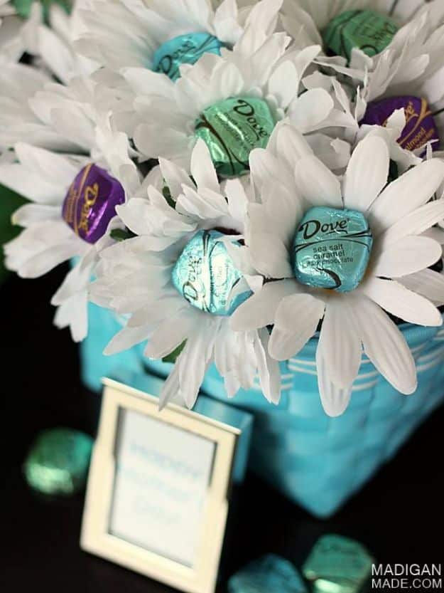 DIY anniversary Gifts - Chocolate Bouquet - Homemade, Handmade Gift Ideas for Wedding Anniversaries - Cool, Easy and inexpensive Gifts To Make for Husband or Wife #anniverary #diy #gifts