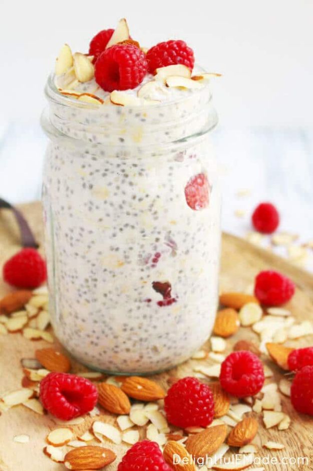 Overnight Oats Recipes - Raspberry Almond Overnight Oats - Easy Breakfast Recipe Idea - Healthy Fruit to Add Blueberry, Banana, Strawberry and Pineapple, Apple Cinnamon - Brunch Ideas and Kids Breakfasts #recipes #overnightoats