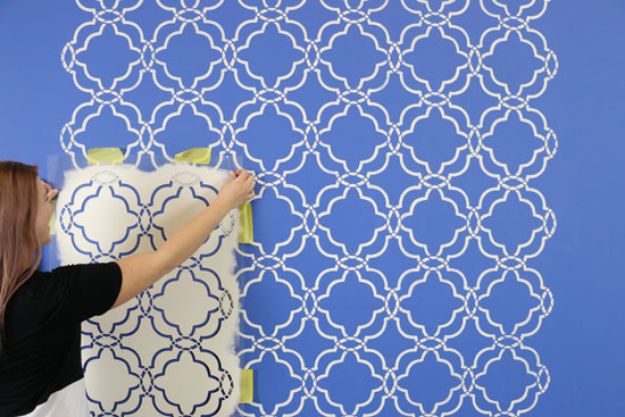 Wallpaper Tips and Tricks - Trellis Wallpaper Pattern using Stencils - Easy DIY Wallpapering Tutorials - How to Hang Wall Paper for Beginners - Step by Step Instructions and Cool Hacks for Hanging Wall Papers  #diy