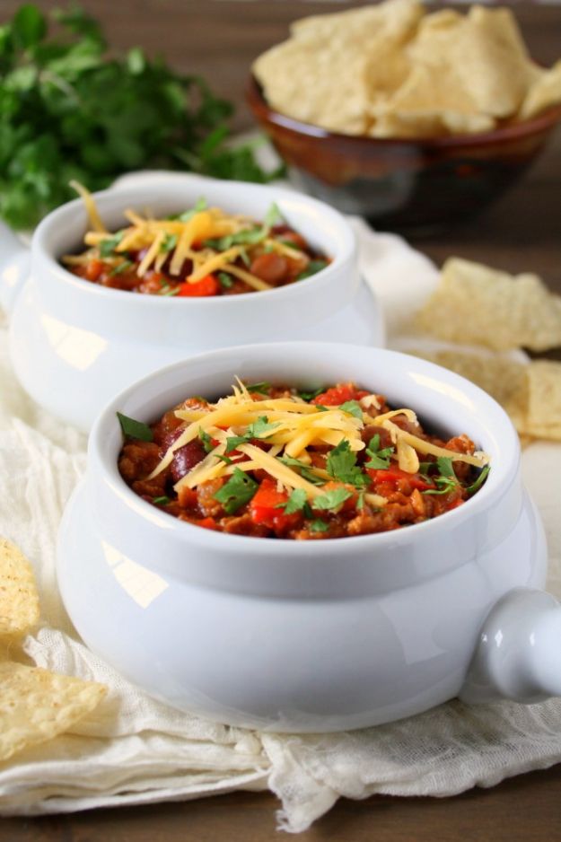 Ground Turkey Recipes - Turkey Chipotle Chili - Healthy and Easy Turkey Recipe Ideas for Dinner, Lunch, Snack - Quick Crockpot and Instant Pot, Casserole, Meatballs, Pasta and Burgers - Keto Friendly and Low Carb, Paleo, Gluten Free #turkeyrecipes