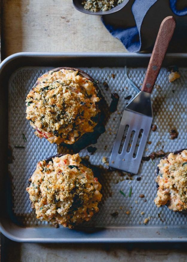 Ground Turkey Recipes - Turkey Stuffed Portobello Mushrooms - Healthy and Easy Turkey Recipe Ideas for Dinner, Lunch, Snack - Quick Crockpot and Instant Pot, Casserole, Meatballs, Pasta and Burgers - Keto Friendly and Low Carb, Paleo, Gluten Free #turkeyrecipes