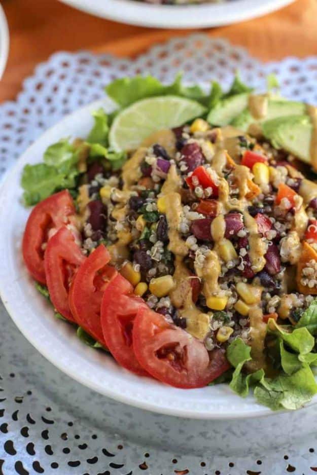 Meal Prep Ideas - Zesty Southwest Quinoa Salad - Recipes and Planning Tips for Making a Week of Meals - Easy, Healthy Recipe Ideas to Make Ahead - Weeknight Dinners Lunches  #mealprep #dinnerideas