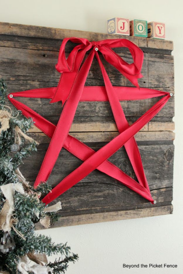 DIY Christmas Decorations - DIY Ribbon Star - Easy Handmade Christmas Decor Ideas - Cheap Xmas Projects to Make for Holiday Decorating - Home, Porch, Mantle, Tree, Lights #diy #christmas #diydecor #holiday