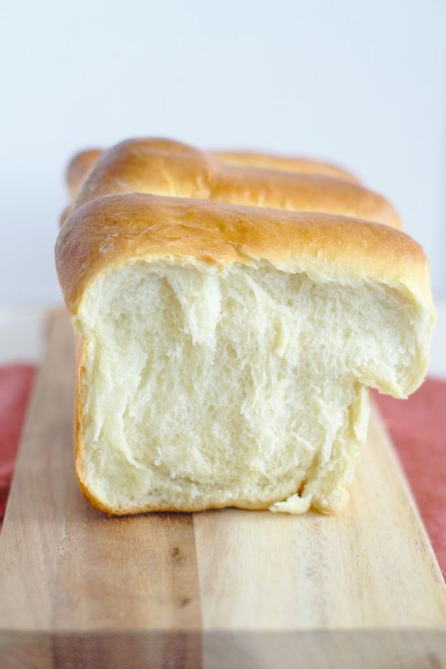 Breakfast Breads - Hokkaido Milk Bread - Homemade Breakfast Bread Recipes - Healthy Fruit, Nut, Banana and Vegetable Recipe Ideas - Best Brunch Dishes 