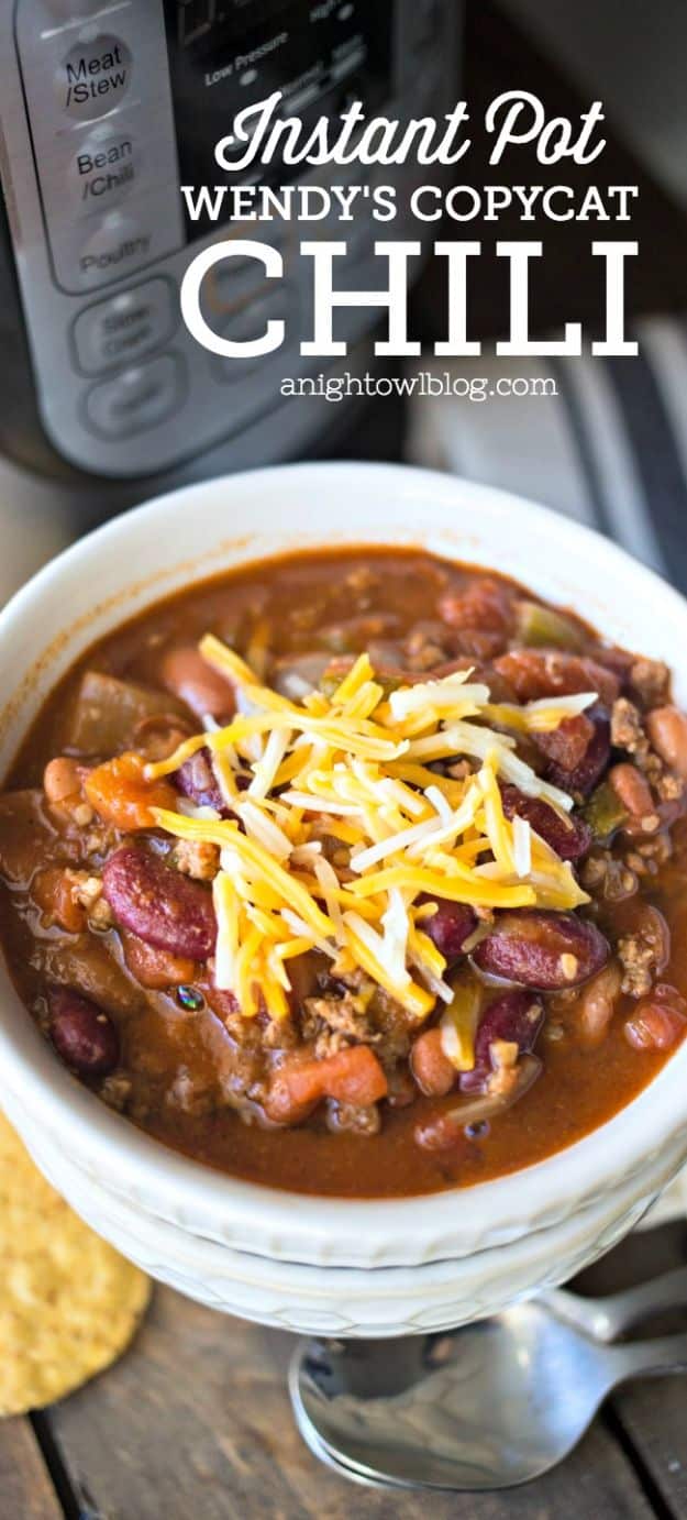 Chili Recipes - Instant Pot Wendy’s Copycat Chili - Easy Crockpot, Instant Pot and Stovetop Chili Ideas - Healthy Weight Watchers, Pioneer Woman - No Beans, Beef, Turkey, Chicken  #chili #recipes 