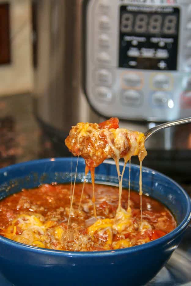 Chili Recipes - Quick Keto Chili - Easy Crockpot, Instant Pot and Stovetop Chili Ideas - Healthy Weight Watchers, Pioneer Woman - No Beans, Beef, Turkey, Chicken  #chili #recipes 