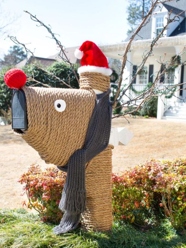 DIY Christmas Decorations - Reindeer Mailbox - Easy Handmade Christmas Decor Ideas - Cheap Xmas Projects to Make for Holiday Decorating - Home, Porch, Mantle, Tree, Lights #diy #christmas #diydecor #holiday