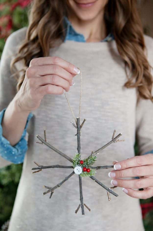 DIY Christmas Decorations - Rustic Twig Christmas Ornaments - Easy Handmade Christmas Decor Ideas - Cheap Xmas Projects to Make for Holiday Decorating - Home, Porch, Mantle, Tree, Lights #diy #christmas #diydecor #holiday