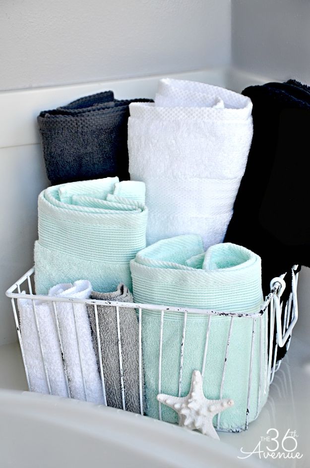 Cheap Bathroom Decor Ideas - Wire Basket Bathroom Towel Storage - DIY Decor and Home Decorating Ideas for Bathrooms - Easy Wall Art, Rugs and Bath Mats, Shower Curtains, Tissue and Toilet Paper Holders #diy #bathroom #homedecor