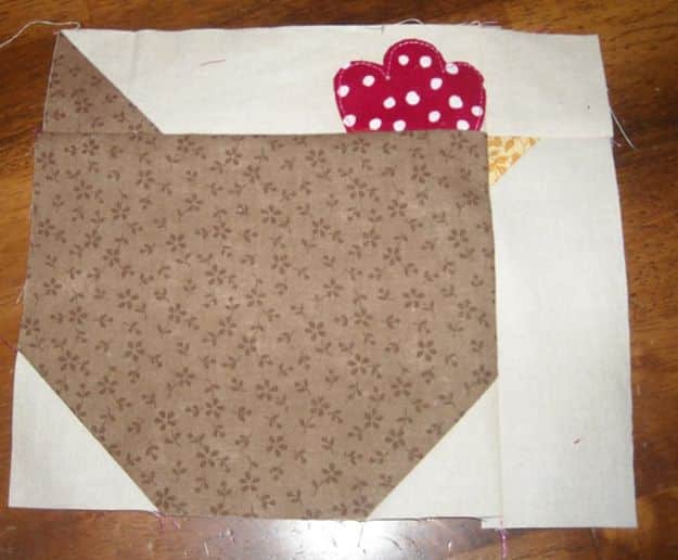 Easy Quilt Ideas for Beginners - Chicken Quilt Block Tutorial - Free Quilt Patterns and Simple Projects With Fat Quarters - How to Make Baby Blankets, Table Runners, Jelly Rolls