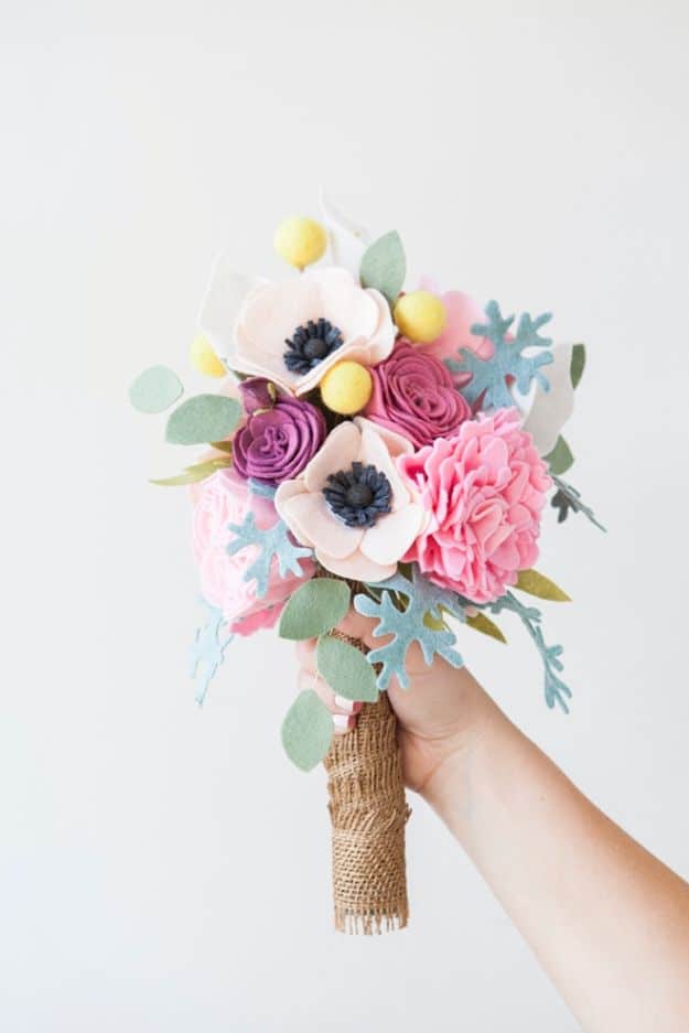 Fun DIY Ideas for Adults - DIY Felt Bouquet - Easy Crafts and Gift Ideas , Cool Projects That Are Fun to Make - Crafts Idea for Men and Women 