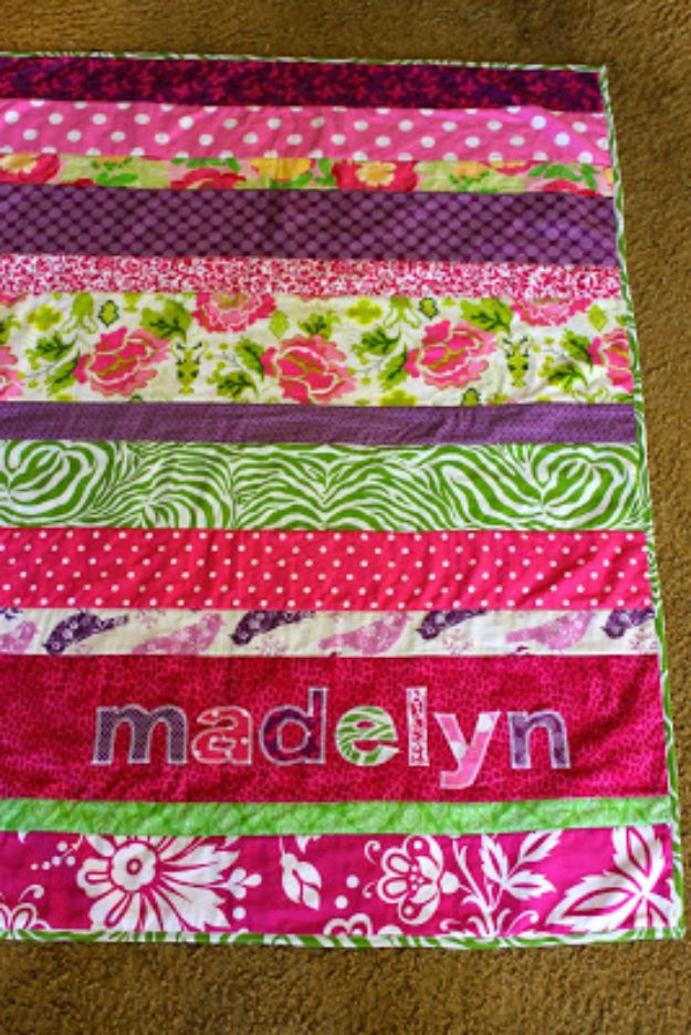 Easy Quilt Ideas for Beginners - Easy Strip Quilt - Free Quilt Patterns and Simple Projects With Fat Quarters - How to Make Baby Blankets, Table Runners, Jelly Rolls