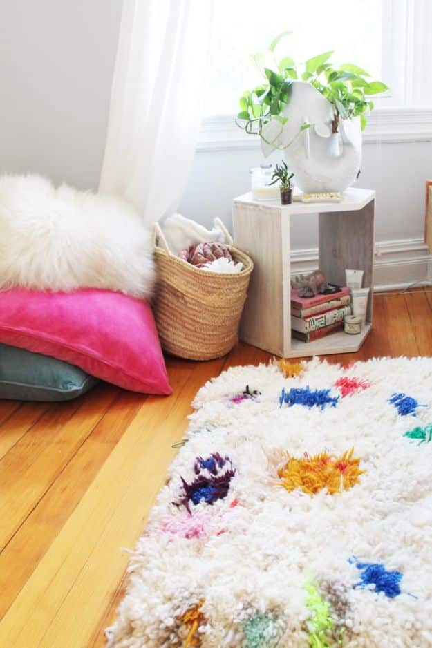 DIY Room Decor Ideas for Teens, Kids and Adults- Handmade Yarn Shag Rugs - DIY Rug Projects and Ideas for Handmade Rugs -Easy Room Decor Projects for The Home - Cheap Farmhouse Crafts, Wall Art Idea, Bed and Bedding, Furniture