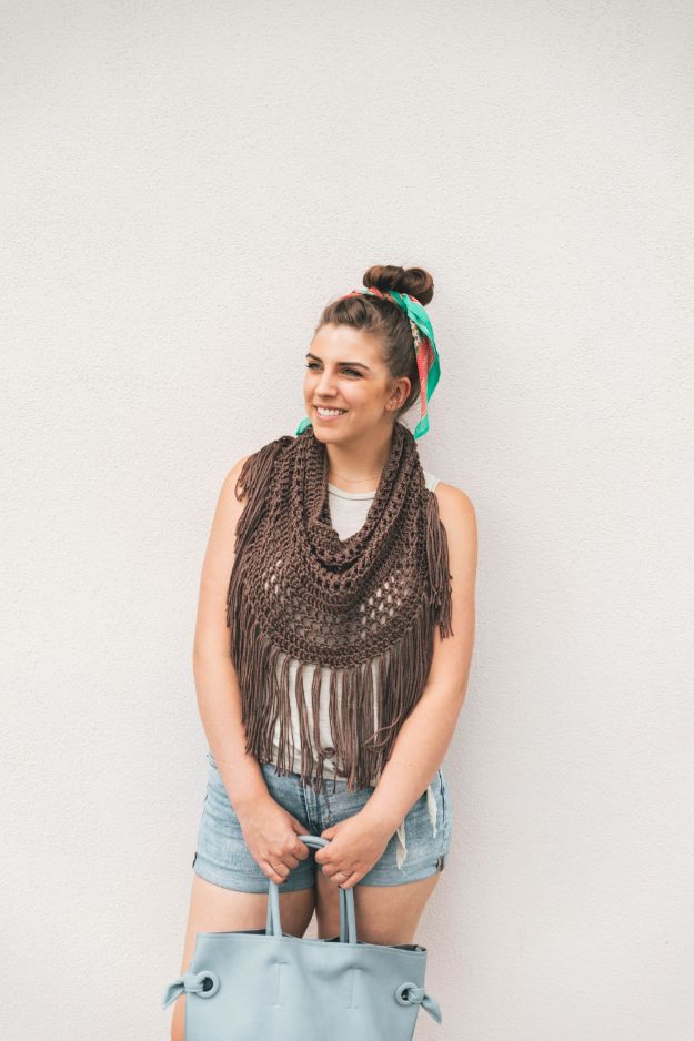 DIY Boho Clothes and Jewelry - Crochet Boho Fringe Cowl - How to Make Easy Boho Fashion On A Budget - Edgy Homemade Hippe Clothing Ideas for Summer, Winter, Spring and Fall