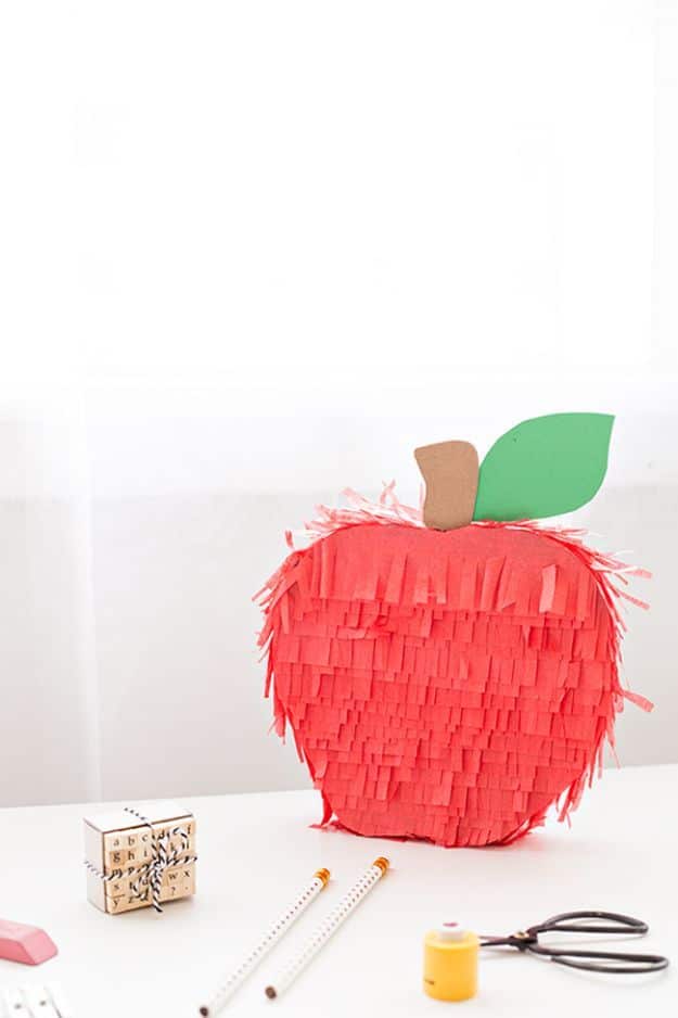 DIY Apple Crafts | DIY Apple Piñata - Cute and Easy DIY Ideas With Apples - Painting, Mason Jars, Home Decor
