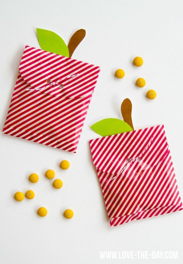 DIY Apple Crafts | DIY Apple Treat Bags - Cute and Easy DIY Ideas With Apples - Painting, Mason Jars, Home Decor