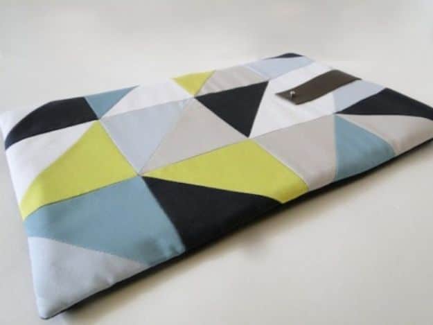 DIY Laptop Bags - DIY Geometric Laptop Sleeve - Easy Bag Projects to Make For Your Computer - Cool and Cheap Homemade Messnger Bags, Cases for Laptops - Shoulder Bag and Briefcase, Backpack